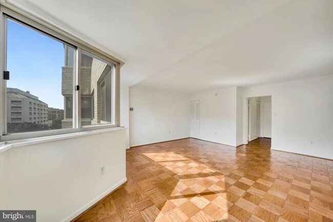 Foto del edificio - 922 24th St NW