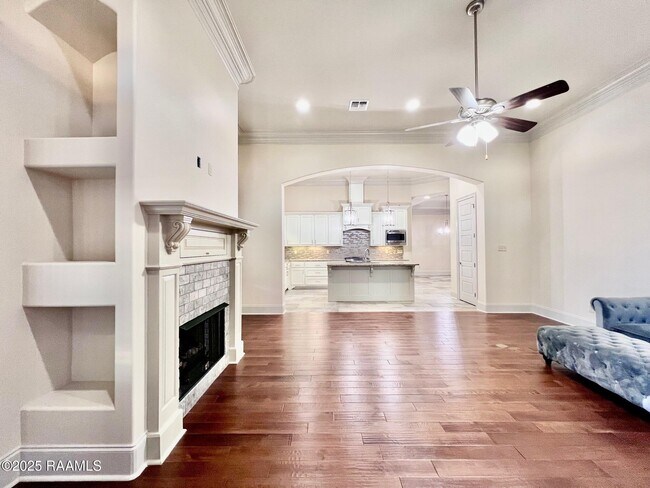 Foto del edificio - 411 Dunvegan Ct