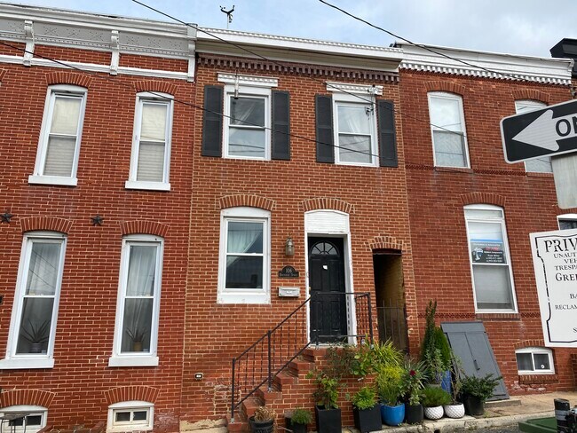 Quiet street with Great walkability! - 106 Birckhead St