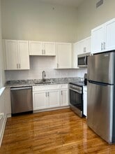 Building Photo - 500 Pico Terrace