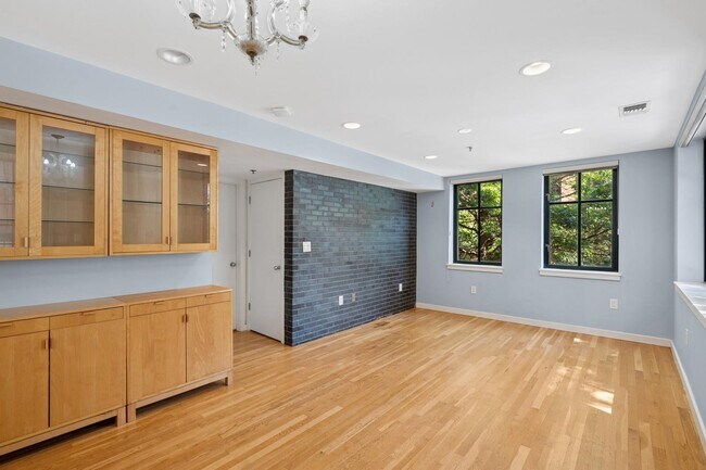 Foto del edificio - 1320 Bloomfield St