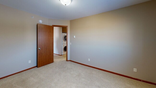 Foto del edificio - 2800 15th Ave NW