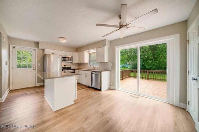 Foto del edificio - 6312 Six Mile Ln