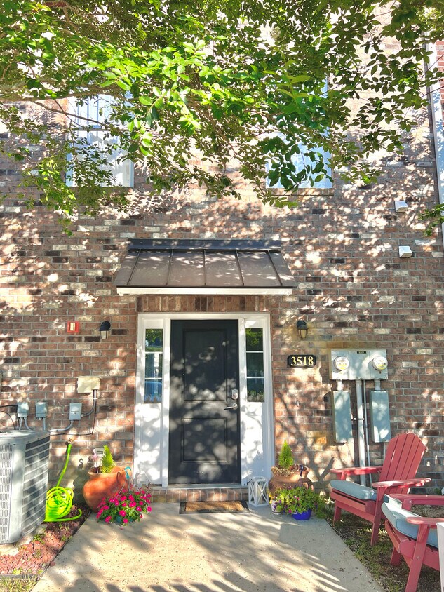 Primary Photo - 3518 Saint James Ave