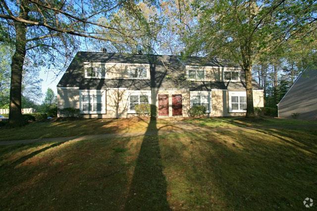 Primary Photo - Hollymead Square Townhomes