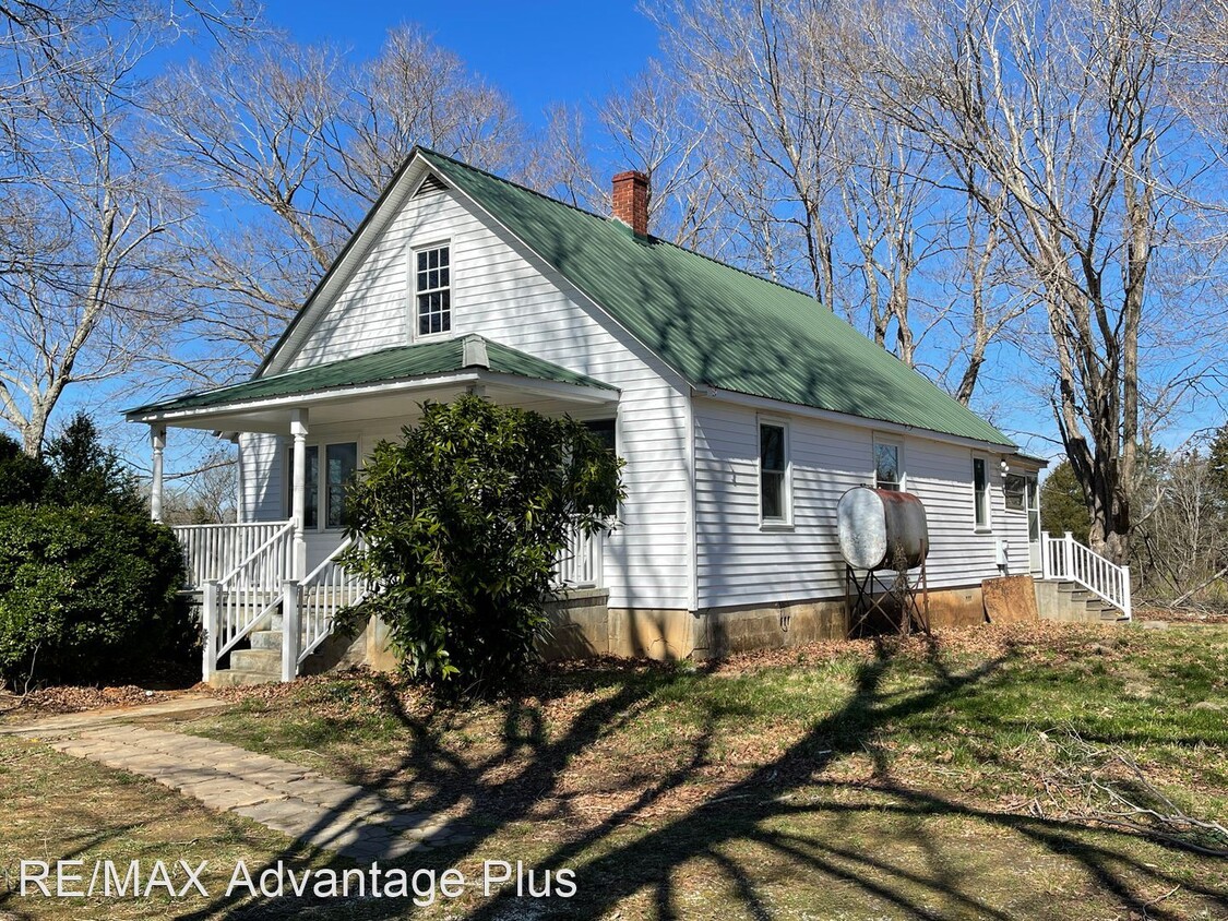 Primary Photo - 3 br, 1 bath House - 5590 Back Hampden Syd...