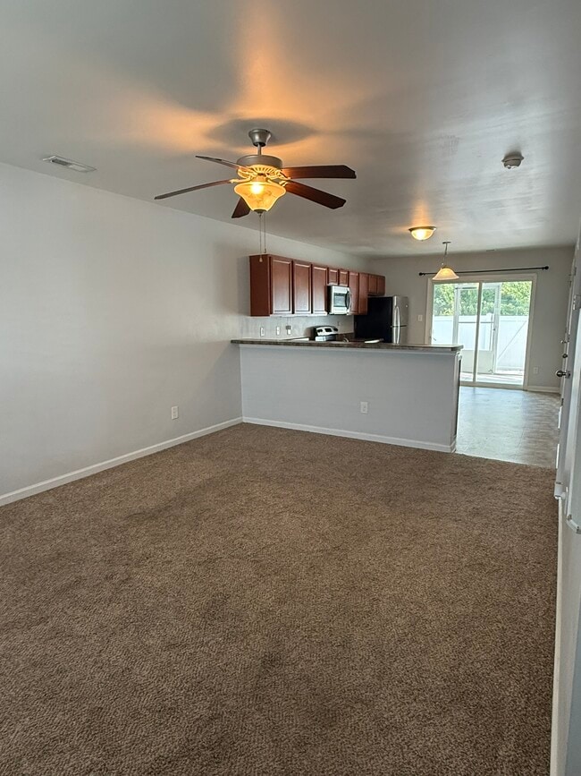 Building Photo - 8008 Banister Loop