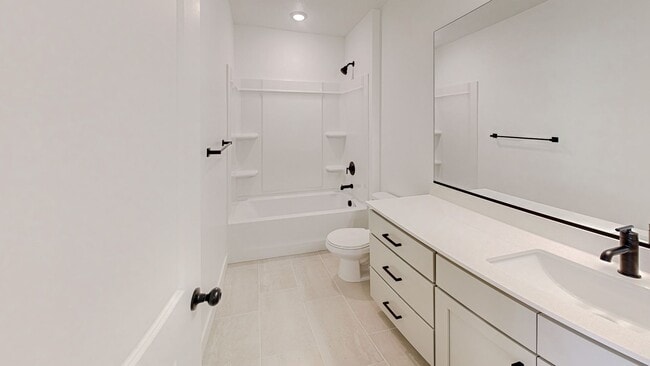 Building Photo - Beautifule New Townhome in Salem