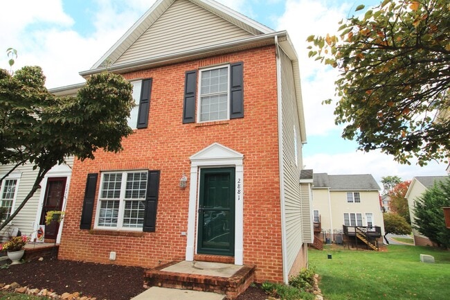3 Bedroom townhome with basement! - 3 Bedroom townhome with basement!