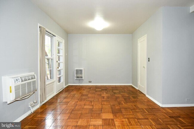 Foto del edificio - 3132 Martha Custis Dr