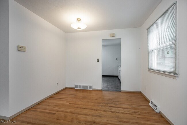 Foto del edificio - 1217 Bonnie Ln