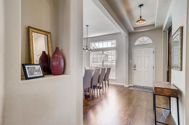 Building Photo - 1204 Utopia Ln