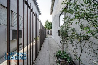 Building Photo - 6927 Whitsett Ave