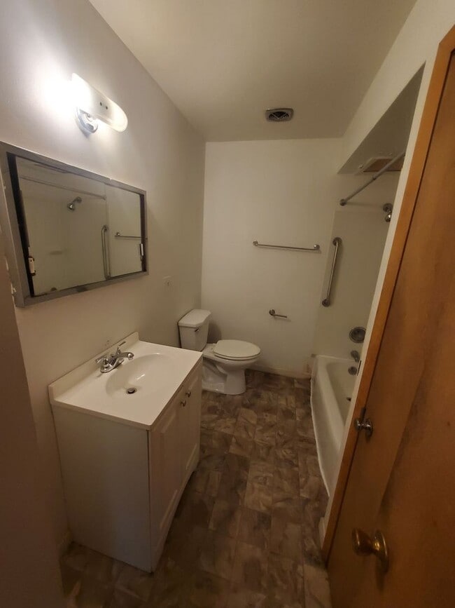 Building Photo - 4454 S 14th St