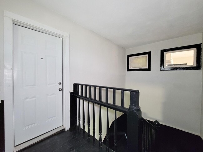 Foto del edificio - 711 Ave A Ave