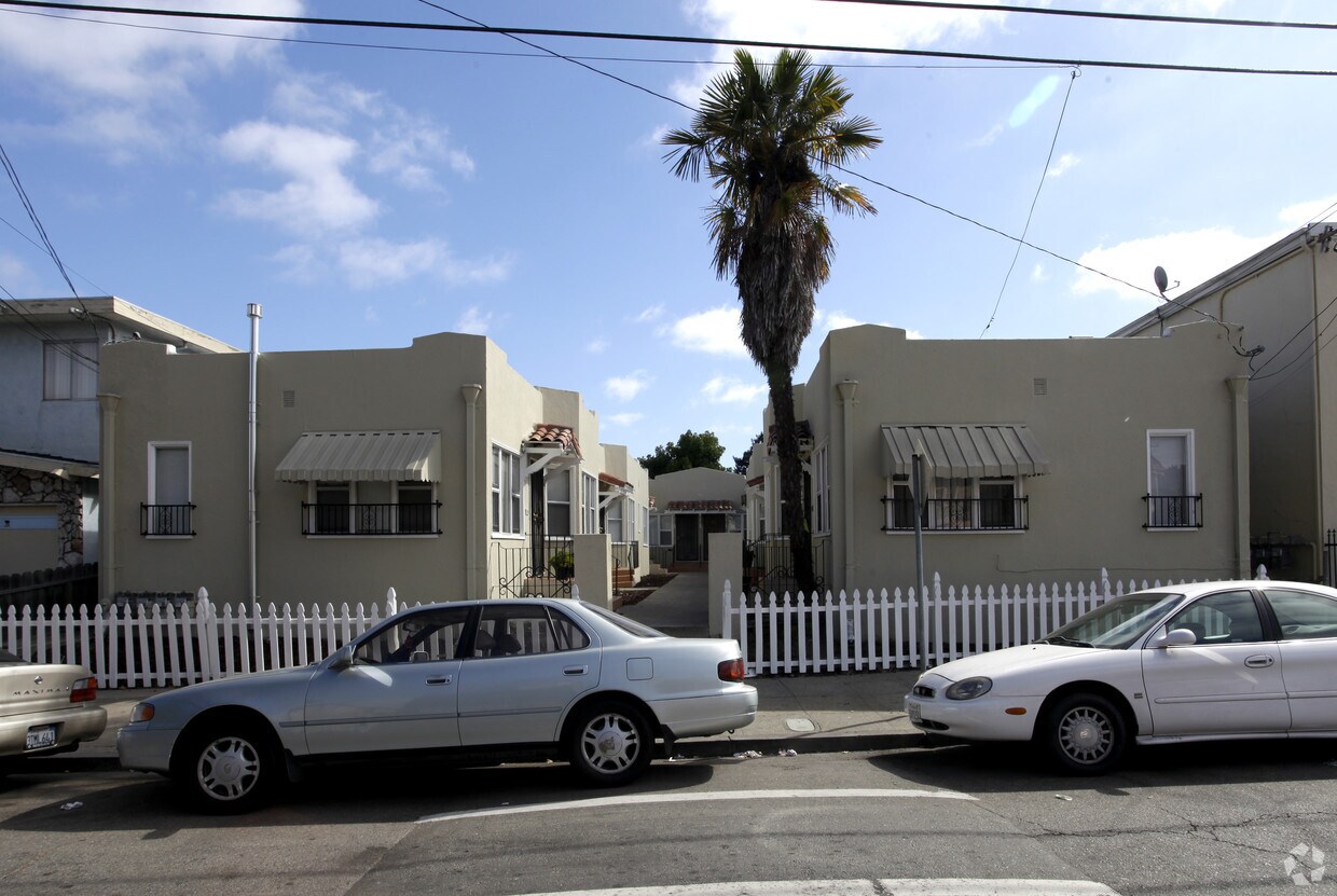 Primary Photo - 3760 Brookdale Ave