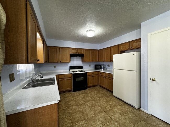 Building Photo - 315 San Andres Ave NW