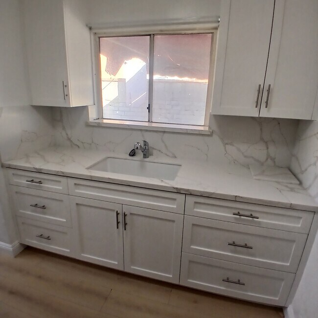 Foto del edificio - 434 S Del Mar Ave