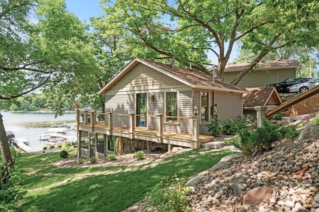 Foto del edificio - 16654 Inguadona Beach Cir SW