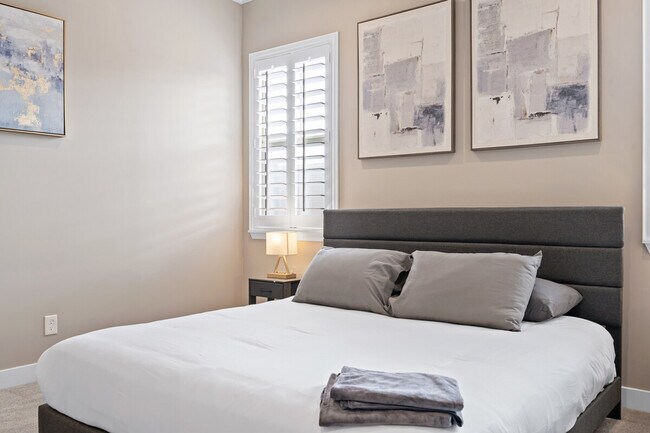 Foto del edificio - 1913 E Rosemary Dr