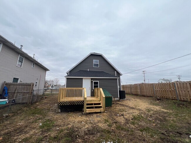 Building Photo - 3 Bed 2 Bath Springfield, Missouri