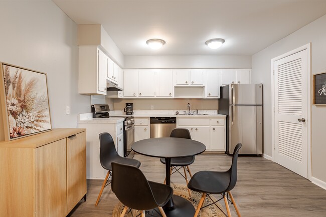 Building Photo - Bransford Apartments