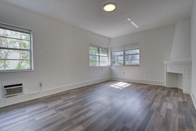 Building Photo - 1557 Meridian Ave