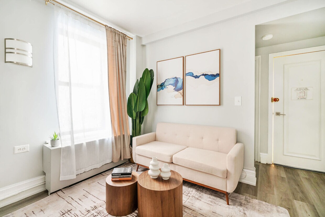 Foto principal - 234 W 73rd St