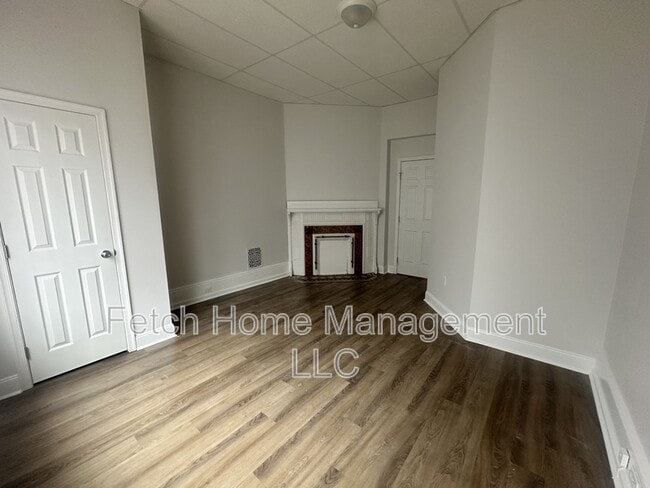 Building Photo - 117 S 10th St