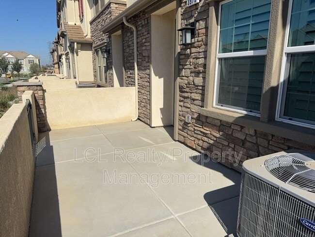 Building Photo - 3973 E Rincon St