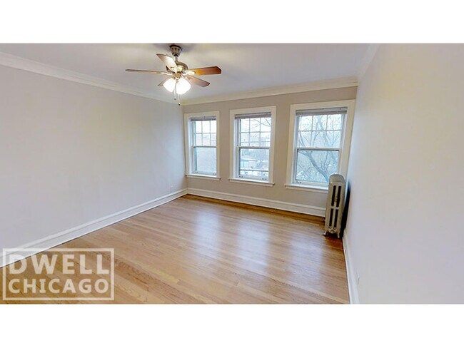 Foto del edificio - 4915 N Damen Ave.