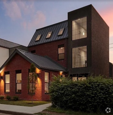 Building Photo - Delaware Ave