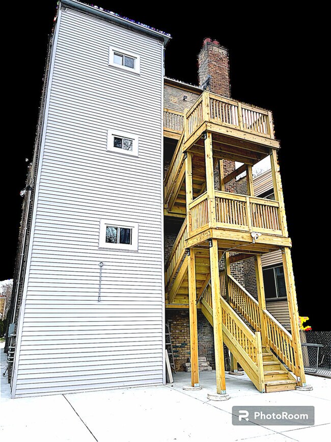 Foto del edificio - 8024 S Yates Blvd