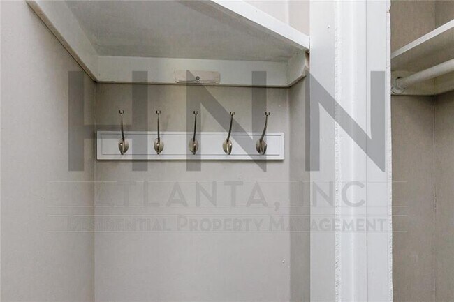 Foto del edificio - 3202 E Point St