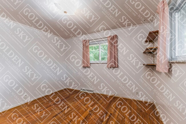 Foto del edificio - 1405 N Briar Rd