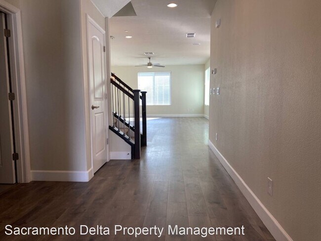 Foto del edificio - 3 br, 2.5 bath House - 2564 Mead Way