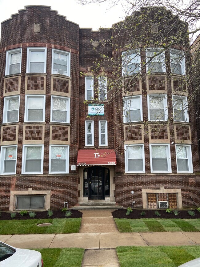 Foto del edificio - 8140 S Saginaw Ave