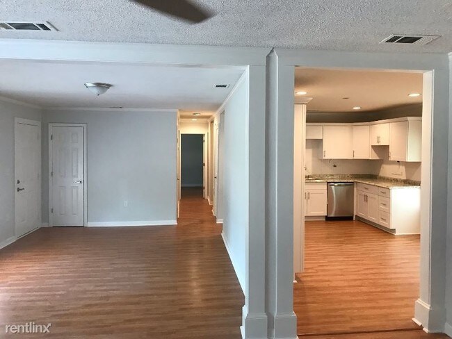 Foto del edificio - 3 br, 1 bath House - 245 Mcdowell Cir
