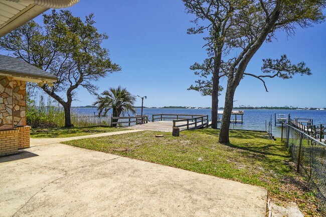 Building Photo - Long-Term Renovated Waterfront Home!