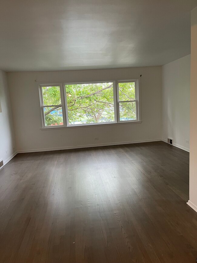 Building Photo - 5152 N Albany Ave