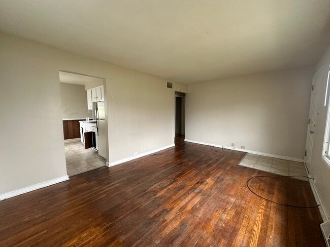 Building Photo - 930 Greenview Ave