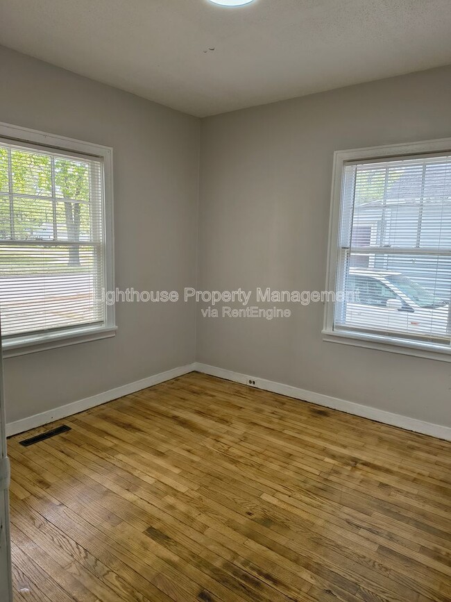 Building Photo - 3041 Lemuel St