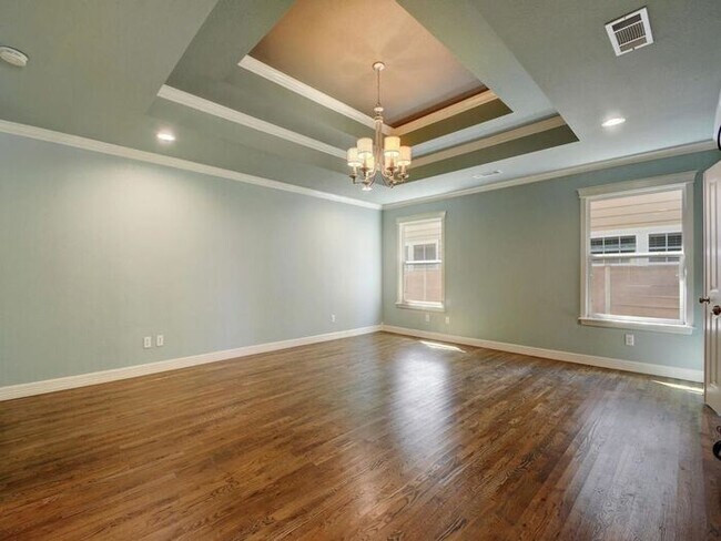 Building Photo - Avenue H Home For Rent!