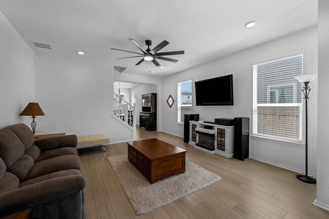 Building Photo - 1127 Aronia Ln