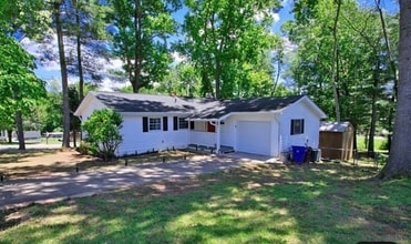 Building Photo - 101 Henley Rd