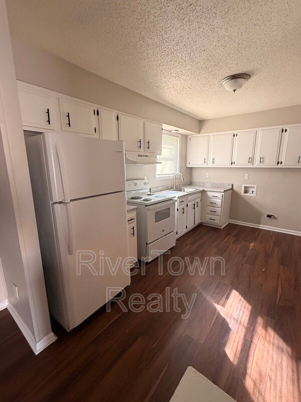 Building Photo - 4070 Kerwin Dr