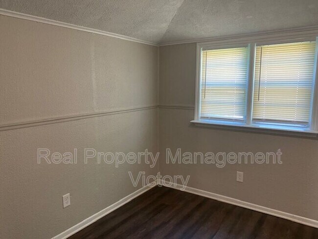 Building Photo - 308 Midwood Ave