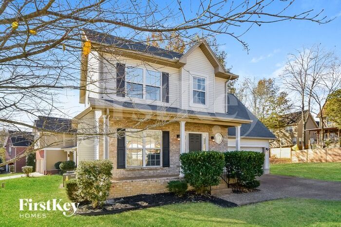 Foto principal - 811 Royal Oaks Dr