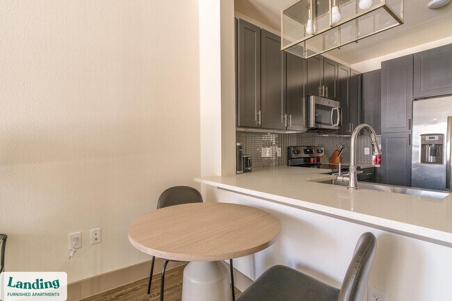 Foto del edificio - 300 Enclave Dr