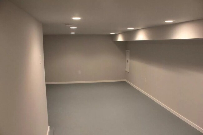 Building Photo - 3334 Brandywine St